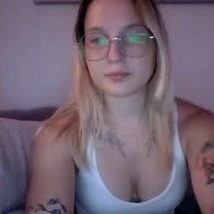 chaturbate rose_bud22 webcam profile pic via free6cams.com