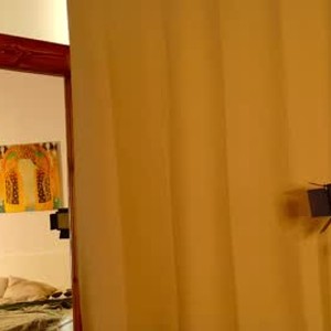 livesex.fan roxanehiln livesex profile in 18 cams