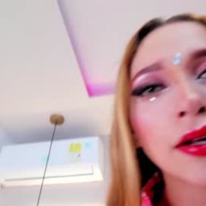 Camgirl is actually offline