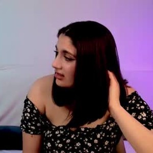 show2cam.com sara_narret livesex profile in curvy cams