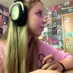 pornos.live secret_halo livesex profile in shy cams