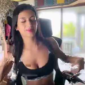 livesex.fan sexyl0la livesex profile in latin cams