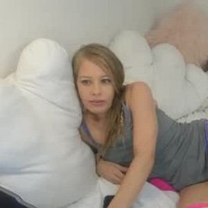 glamcambabes.com shylah_faye livesex profile in petite cams