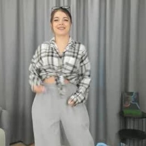 livestrip-joy.com sinaramoon livesex profile in cute cams