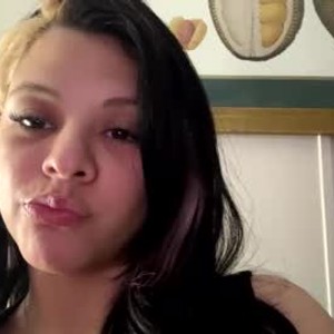 sexcityguide.com sirenwhispers livesex profile in latina cams