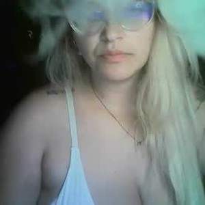 chaturbate sofidivinemilk webcam profile pic via pornsexycams.com