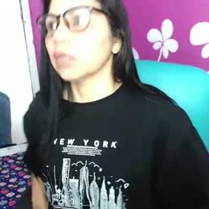 livesexr.com softie_doll livesex profile in latina cams