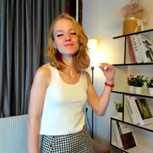 pornsexycams.com softrogue livesex profile in cut cams