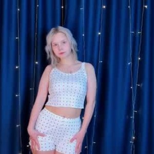 chaturbate sooft_girl webcam profile pic via watchgirlcam.com
