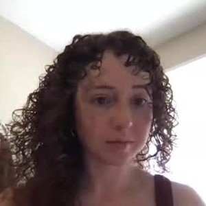 chaturbate straw_berry223 webcam profile pic via badgirlwebcam.com