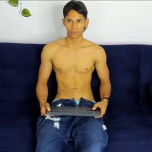 strong_james7 Live Cam