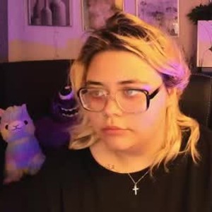 succubuwu webcam livesex profile on glamcambabes.com