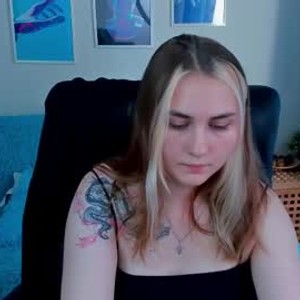 Camgirl is actually offline