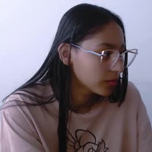 girlsupnorth.com sweetie_pao livesex profile in milk cams