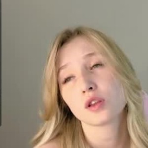 Camgirl is actually offline