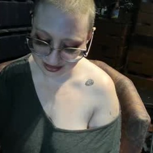 chaturbate thecurvysiren webcam profile pic via bestlivesexchat.com