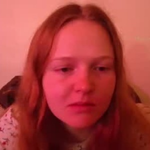 girlsupnorth.com thestrawberrycreme livesex profile in natural cams