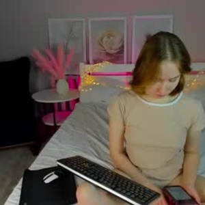 livesexr.com tiffany_roy livesex profile in milk cams