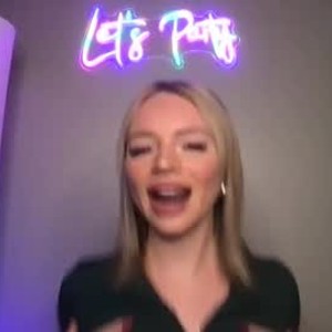 pornsexycams.com xoellie livesex profile in blonde cams