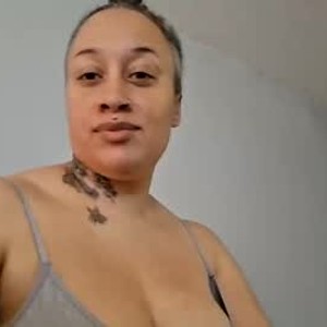 chaturbate yellababyphat webcam profile pic via pornsexycams.com