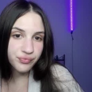 chaturbate yveeee webcam profile pic via glamcambabes.com