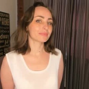 sexcityguide.com zenn_aera livesex profile in mature cams