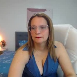 chaturbate zoepetit Live Webcam Featured On watchgirlcam.com