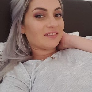 katiejoyx's profile picture