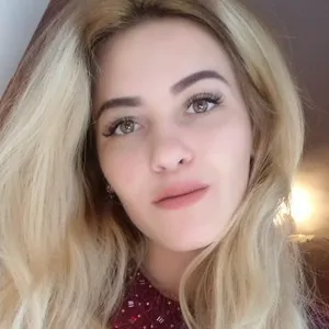 EmiliaKiss19 from imlive