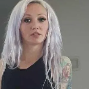 Blondesquirter69 from imlive