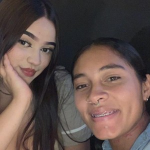 Isabel_and_Mia