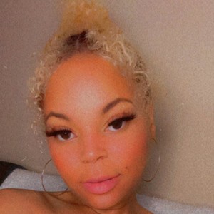 mfc odatsLu webcam profile pic via iluvcams.com