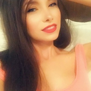 elivecams.com Ariannes livesex profile in brunette cams