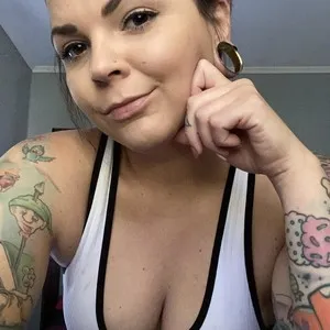 Heartlyss from myfreecams