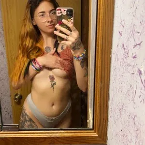 Sugarbabe96 from myfreecams