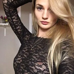 AliciaW from myfreecams