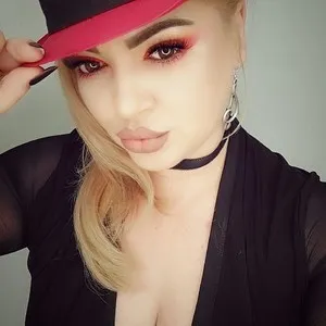 Katrinaa_ from myfreecams