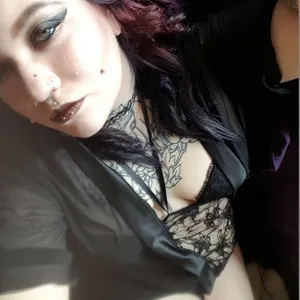 ArwenAlmost from myfreecams