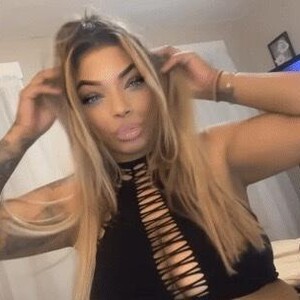 mfc Chloewest webcam profile pic via badgirlwebcam.com
