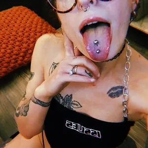 GlassesCasper from myfreecams