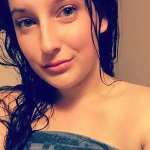 Jennybunny597 from myfreecams