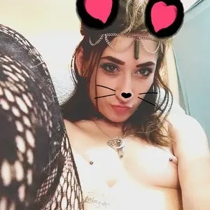 Bluemystic24 from myfreecams