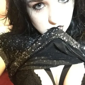 LunaKnight00 from myfreecams