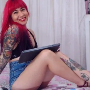 red_tatoos from myfreecams