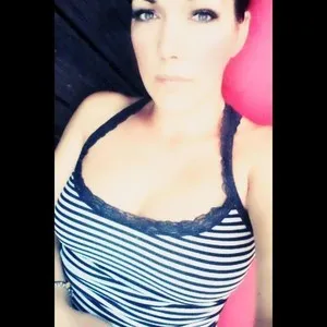 Lariss_sweet from myfreecams