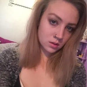 CrystalRose22 from myfreecams