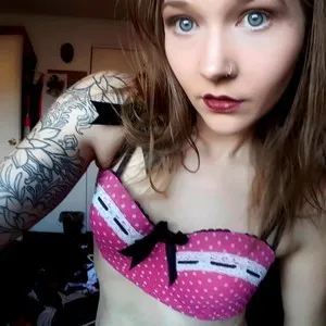 AlexisLaiho from myfreecams