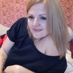 SuperTrissy from myfreecams