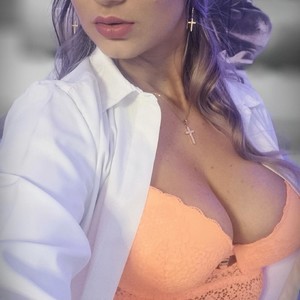 AliciaAlice from MyFreeCams