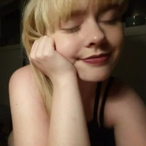 Lilcumbucket from myfreecams